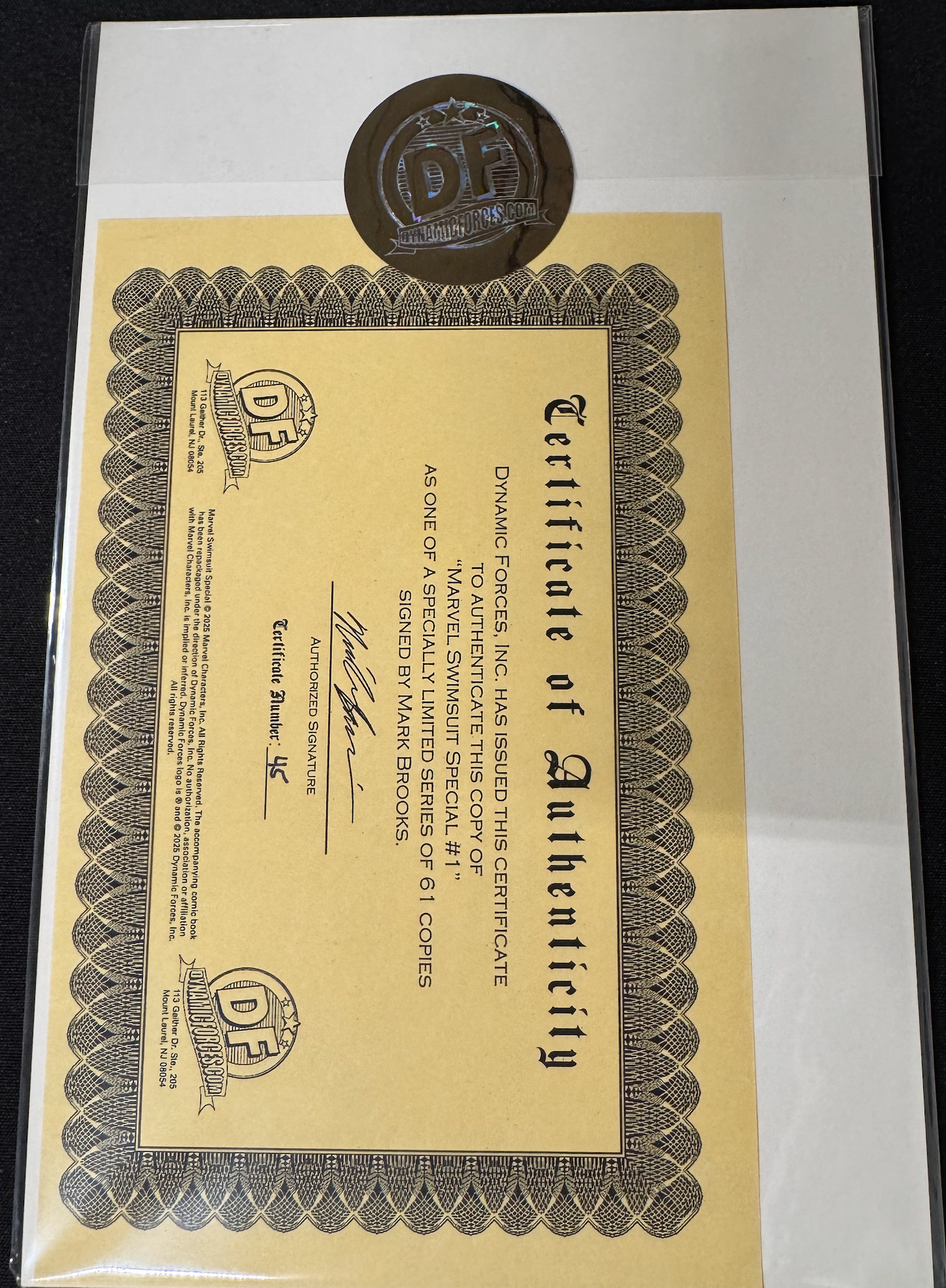 DF MARVEL SWIMSUIT SPECIAL FRIENDS FOES & RIVALS #1 SIGNED BY MARK BROOKS 45/60 (Limit 1 Per Customer) (rel:11/26)