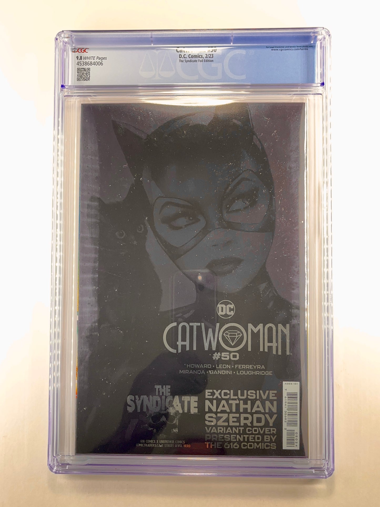 Catwoman #50 Nathan Szerdy The Syndicate Foil Virgin Variant CGC 9.8 (Feb 2023)