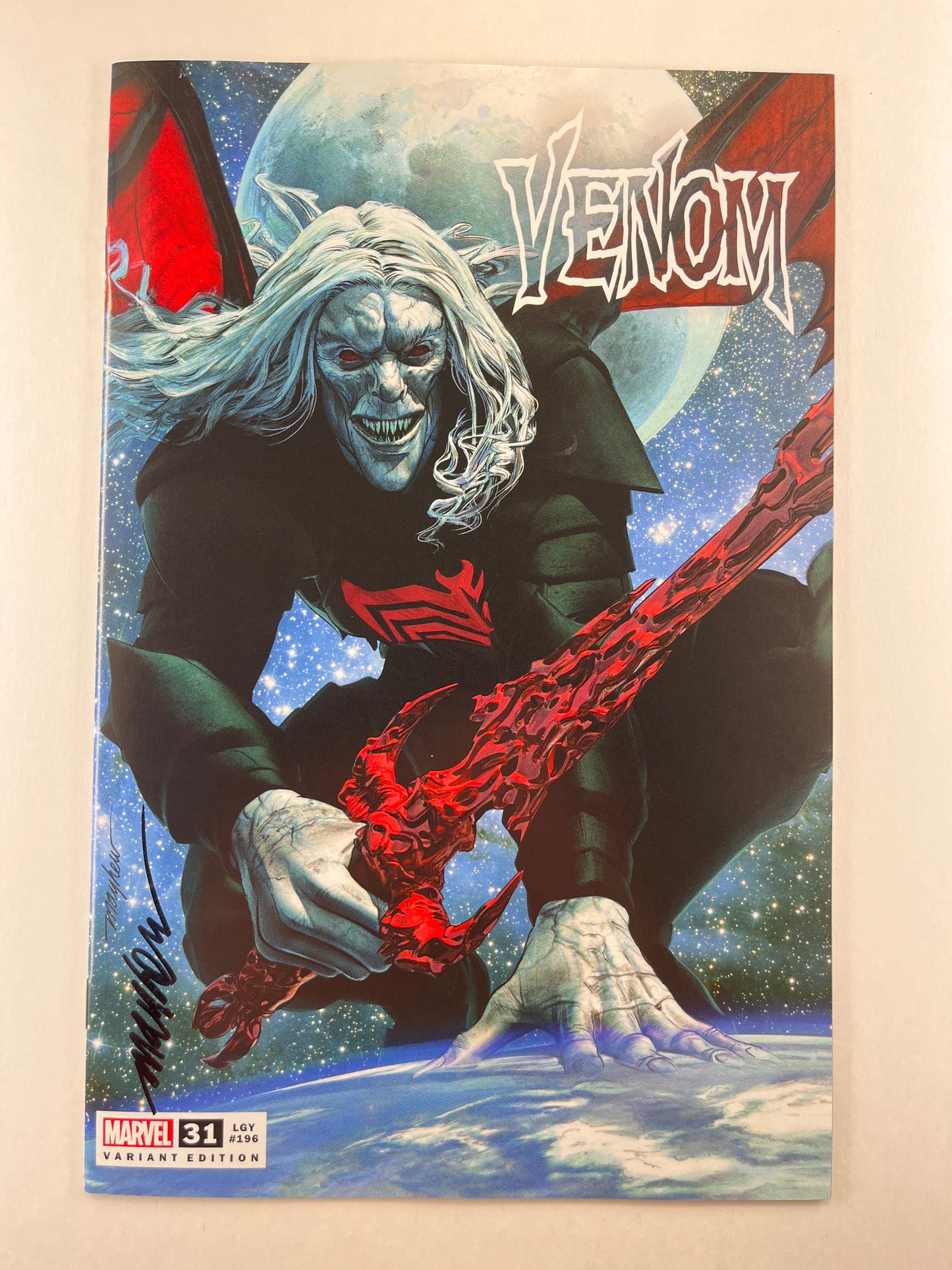 Venom #31 Mike Mayhew Variant A (Feb 2021) (Signed by Mike Mayhew)