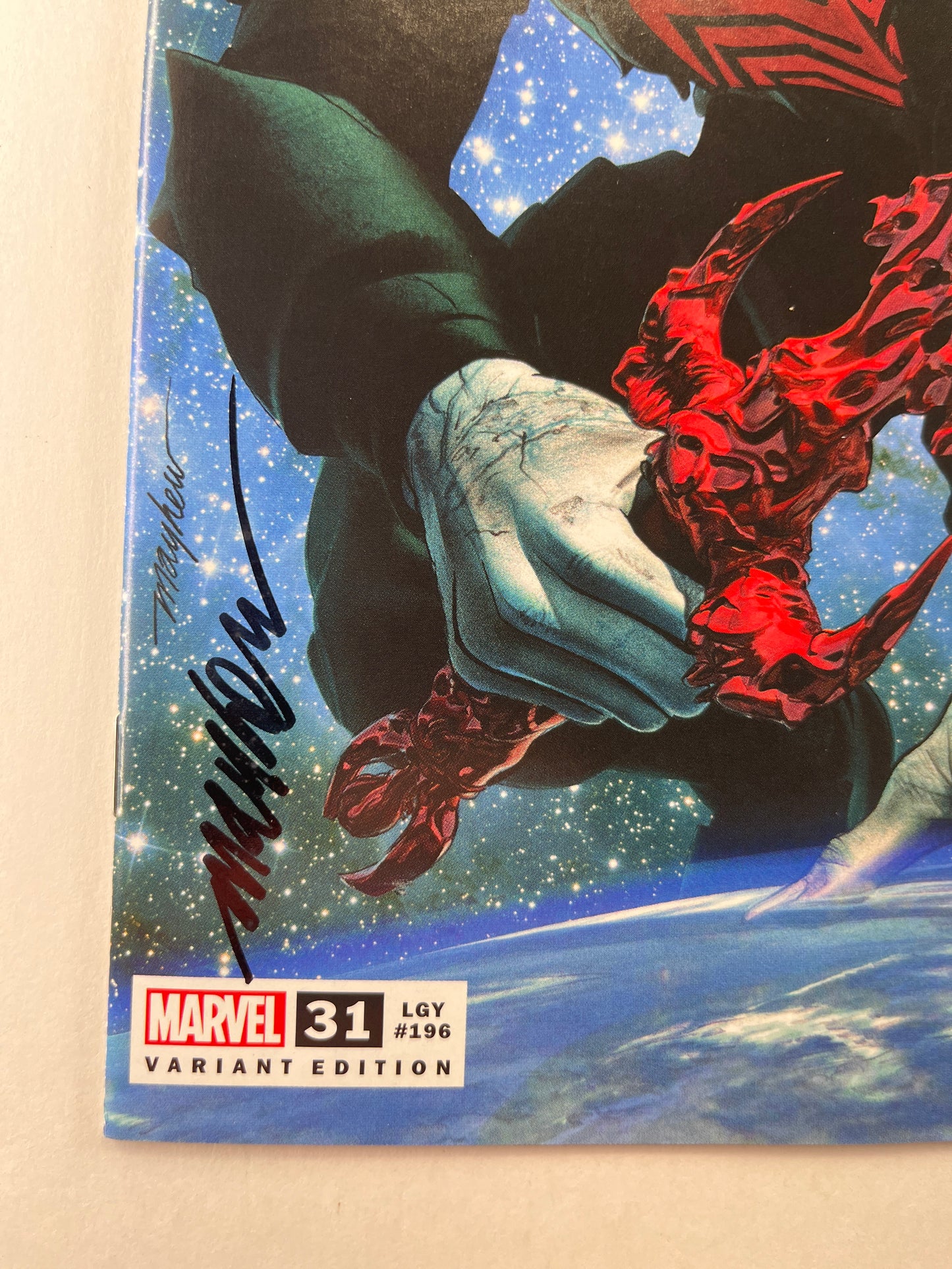 Venom #31 Mike Mayhew Variant A (Feb 2021) (Signed by Mike Mayhew)
