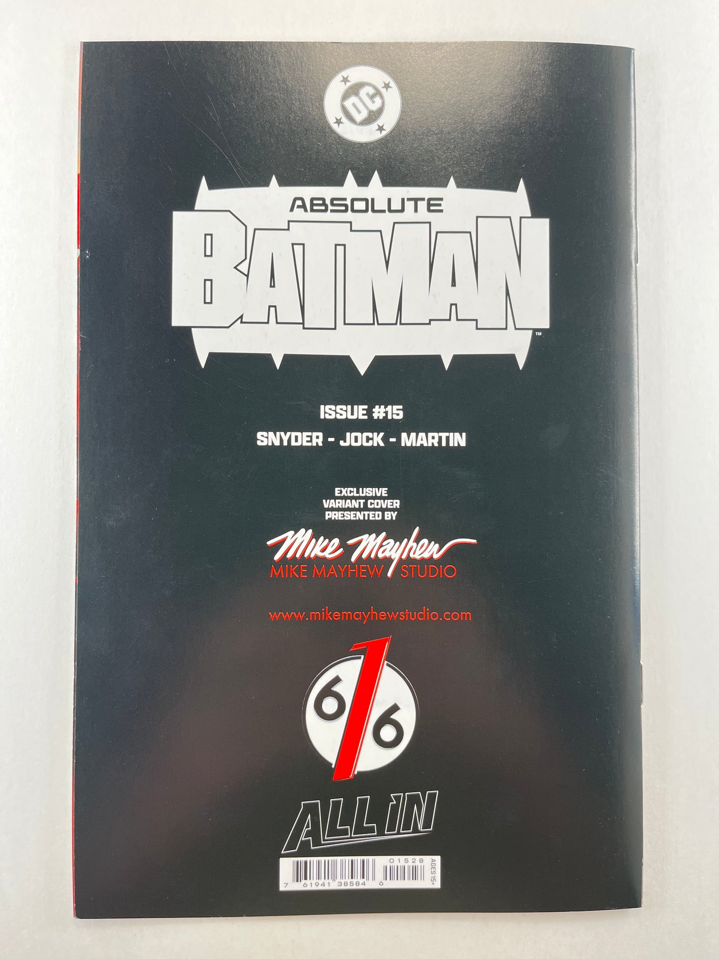 Absolute Batman #15 616 Comics Mike Mayhew Variant (Feb 2026) (Bloody Signature by Mike Mayhew)