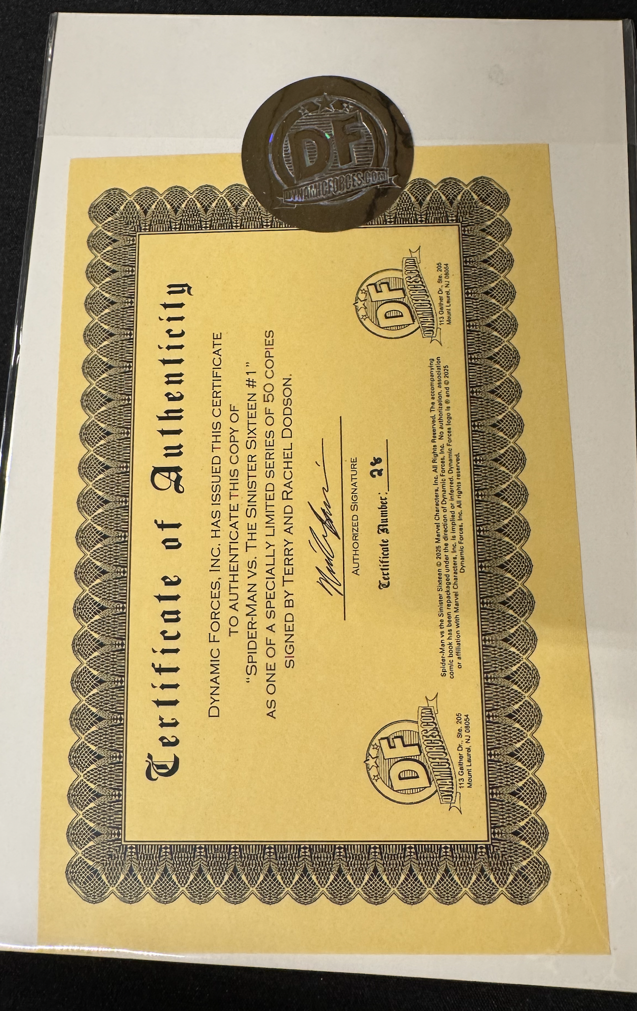 DF SPIDER-MAN VS THE SINISTER SIXTEEN #1 SIGNED BY TERRY AND RACHEL DODSON (Limit 1 Per Customer) (rel:11/26)