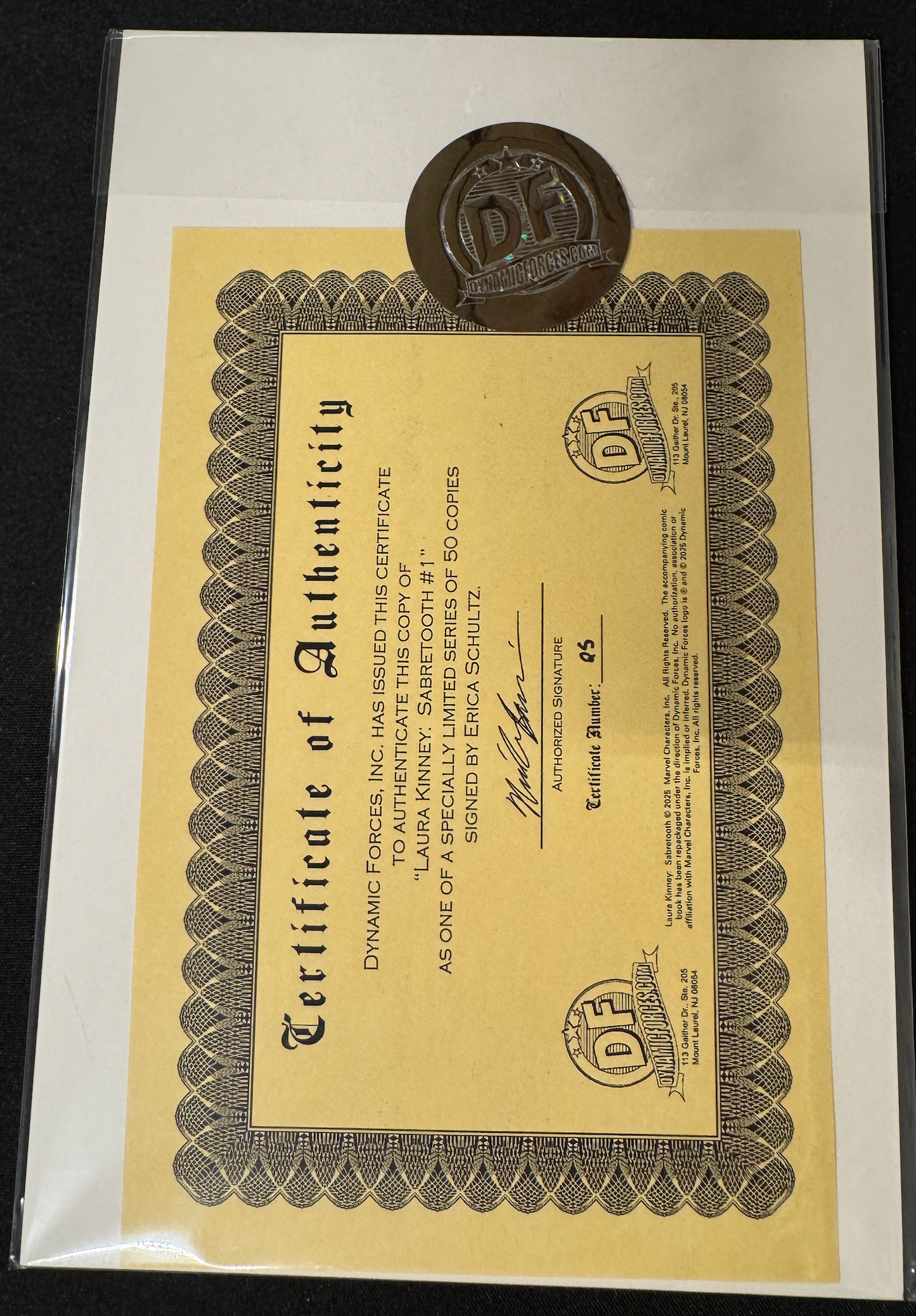 DF LAURA KINNEY SABRETOOTH #1 SIGNED BY ERICA SCHULTZ (Limit 1 Per Customer) (rel:11/26)