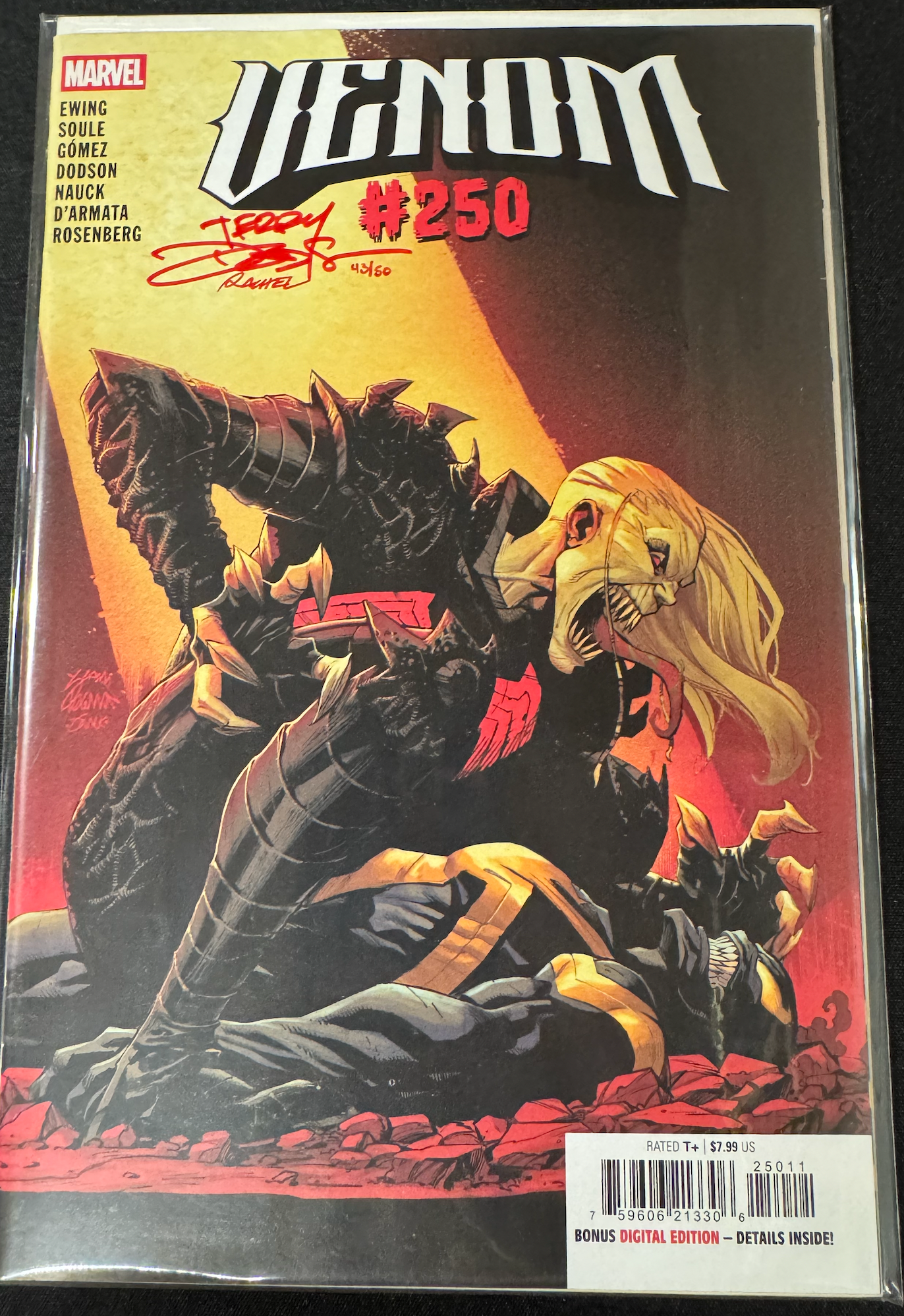 DF VENOM #250 SIGNED BY TERRY AND RACHEL DODSON (Limit 1 Per Customer) (rel:11/26)